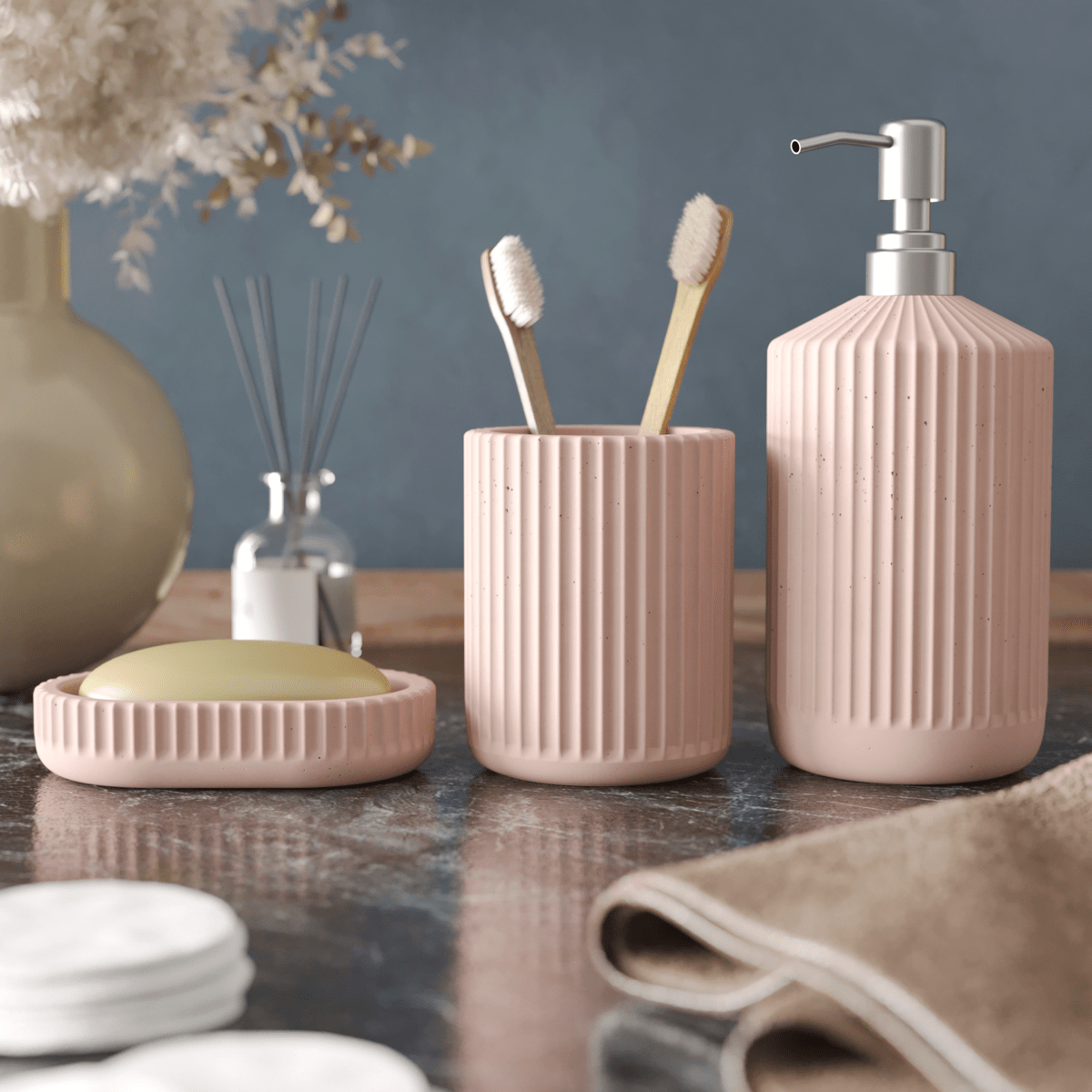 Chloe_dispenser_soapdish_glass_sandstone_M_m1